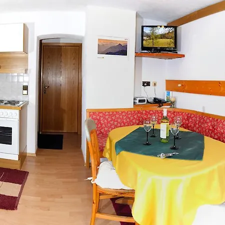 Haus Steinroeschen זיפלד אין טירול